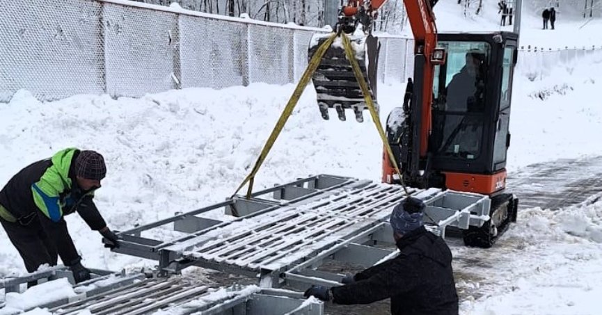 Kuzuyayla’ya yürüyen bant yapılıyor