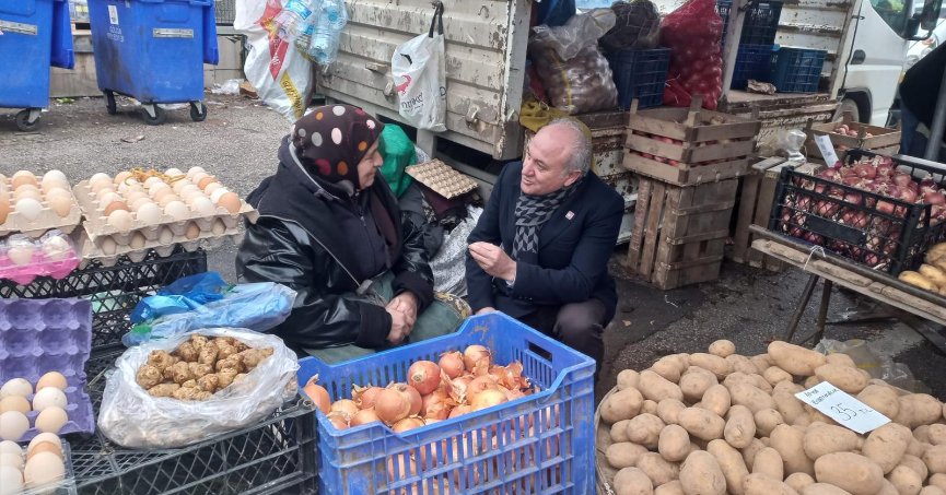Arcan, Salı Pazarında vatandaşı dinledi