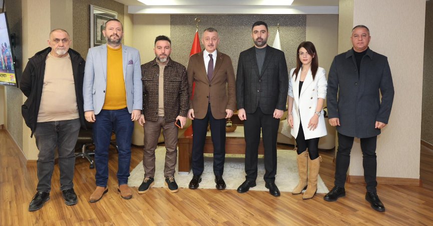 Başkan Büyükakın’ın yoğun ziyaretçi trafiği