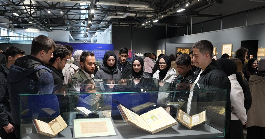 Gençlerden ‘Mukaddes Emanetlere’ yoğun ilgi