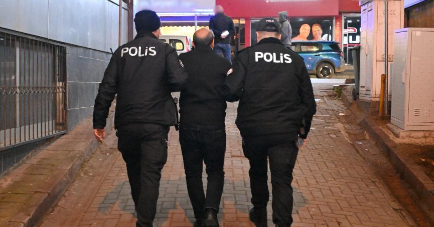 2 firari hükümlü kumar oynarken yakalandı