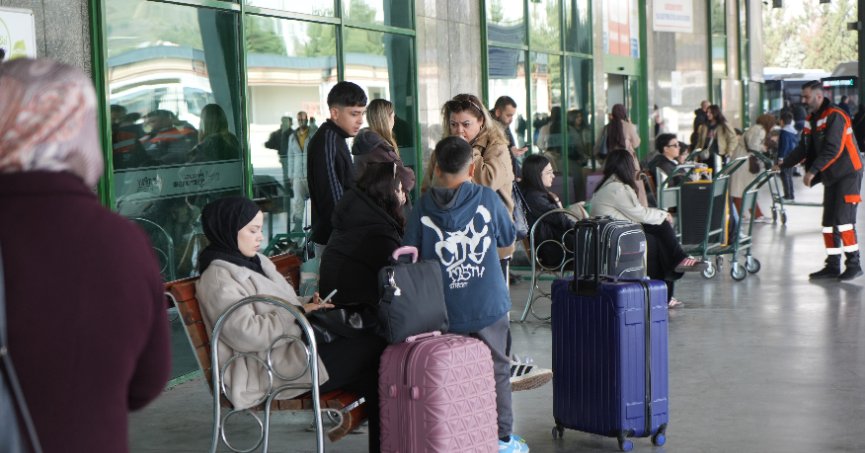 Otogarda bayram yoğunluğu