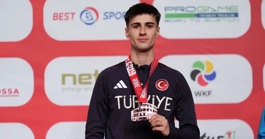 Mert Halıcı, dünya sahnesinde kürsüye çıktı