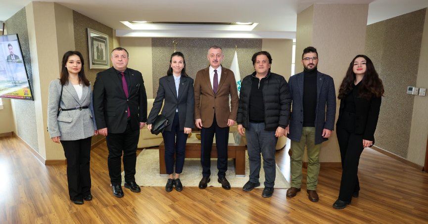 Büyükakın’a ziyaretçi akını