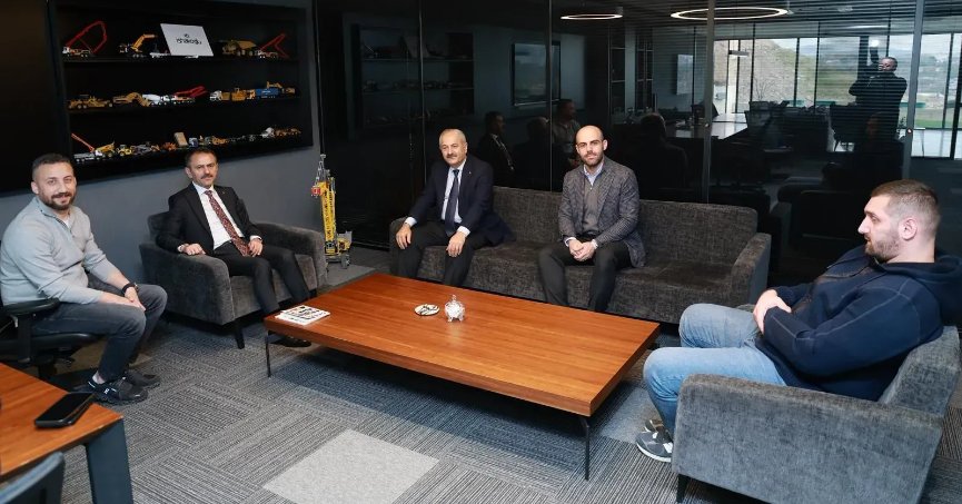 Vali Aktaş'tan Güzide Gebzespor'a ziyaret