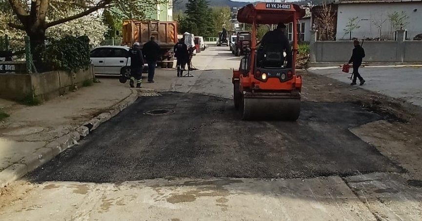 Asfalt çalışmaları devam ediyor