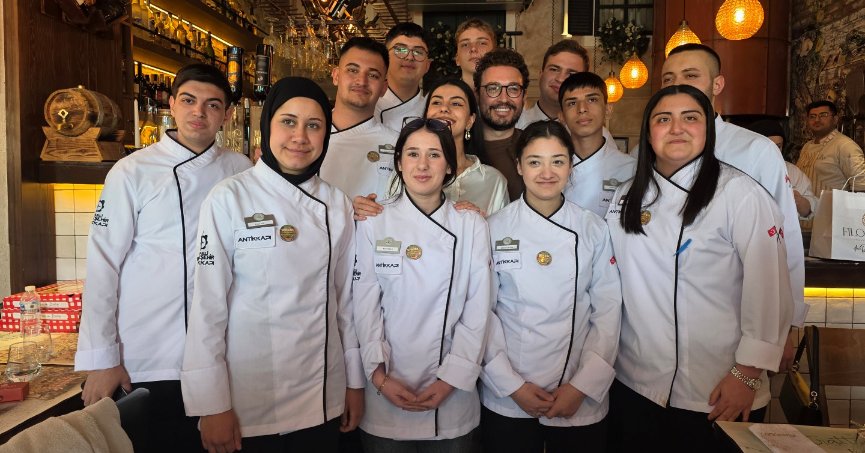 Genç şef adayları, işi ustasından öğrendi