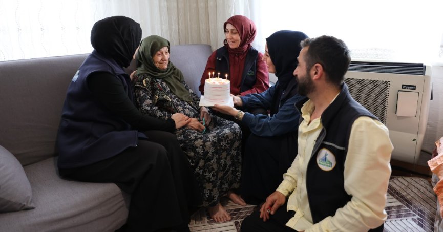 ‘Alo Evlat’ ekibinden doğum günü sürprizi