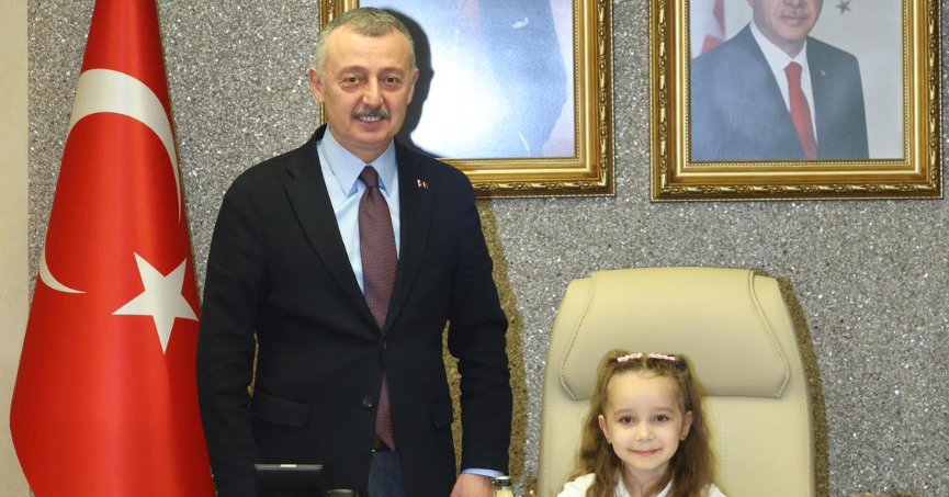 Büyükakın, koltuğu Defne Su’ya devretti