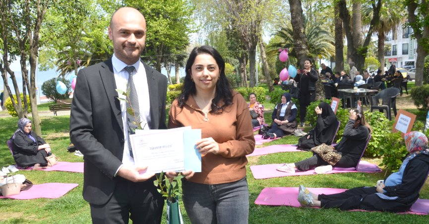 Karamürsel’de hekime teşekkür belgesi