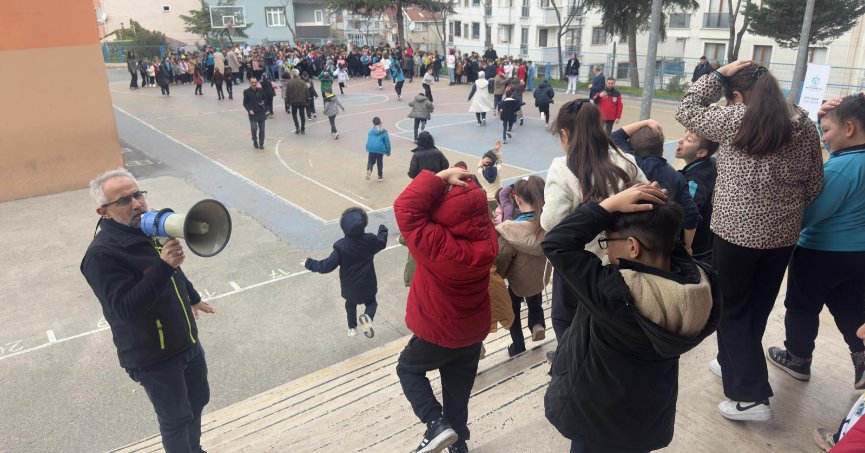 5 bin öğrenciye afet farkındalık eğitimi