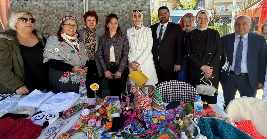 Gölcük'te 2. Geleneksel Örgü Şöleni başladı