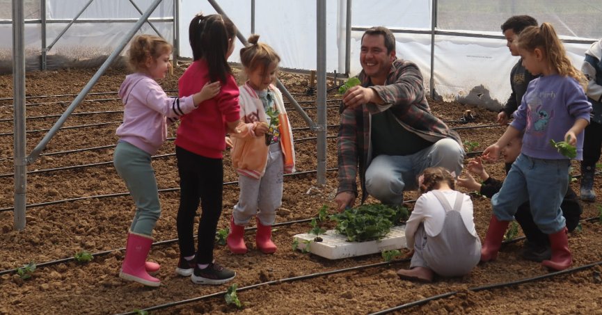 Çocuk Serası’nda ilk fidelerini ektiler