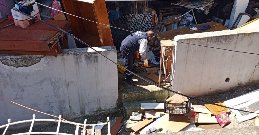 Belediyeden çöp eve müdahale