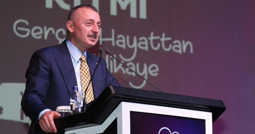 ‘Sözde değil özde seviyoruz’