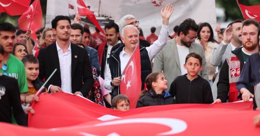 Karamürsel’de gençlik yürüyüşü ve konserler