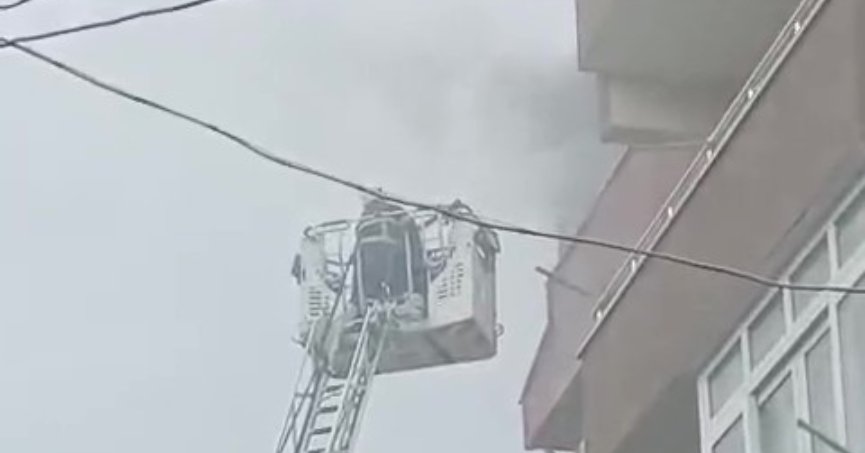 Dubleks dairede yangın paniği