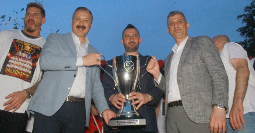 Gölcükspor'da şampiyonluk coşkusu