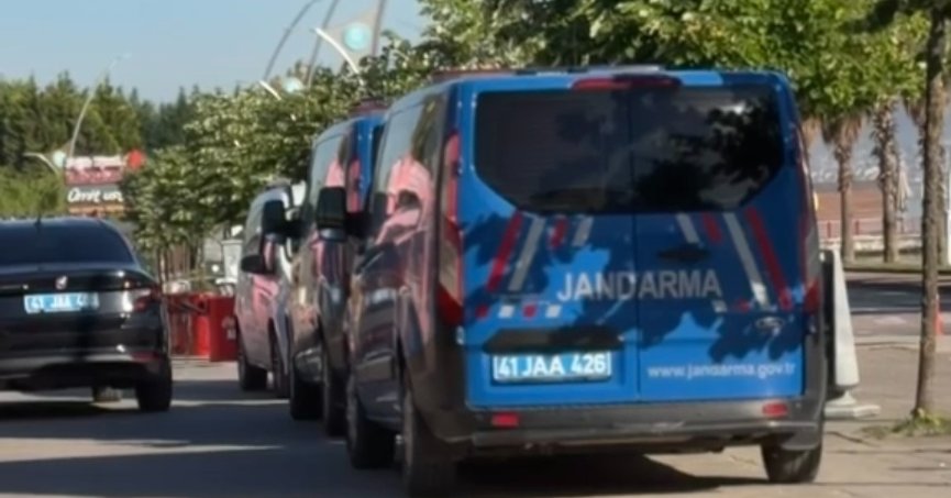 Kocaeli’de jandarmadan operasyon 18 şüpheli gözaltında