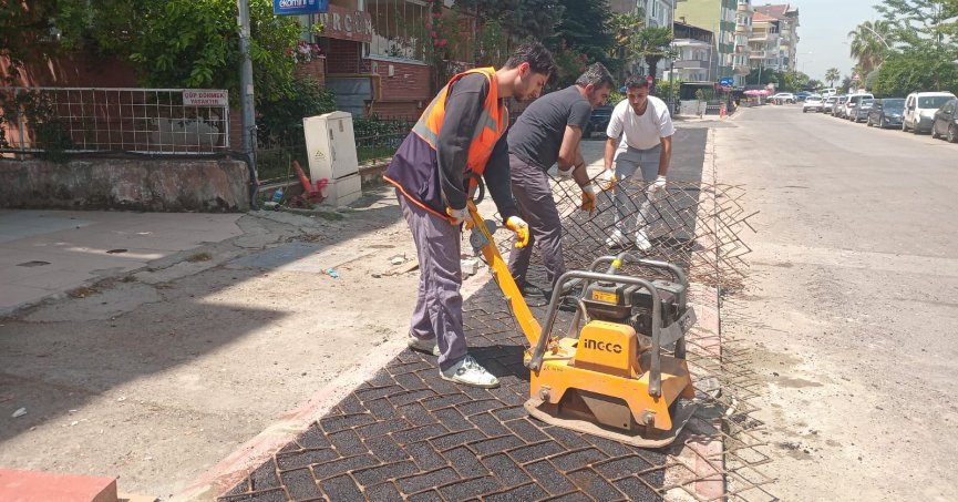 Değirmendere’de yaya yolu çalışması