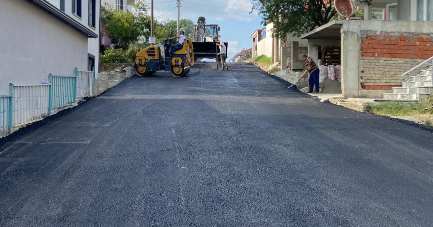 Üç noktada asfalt serimi tamamlandı