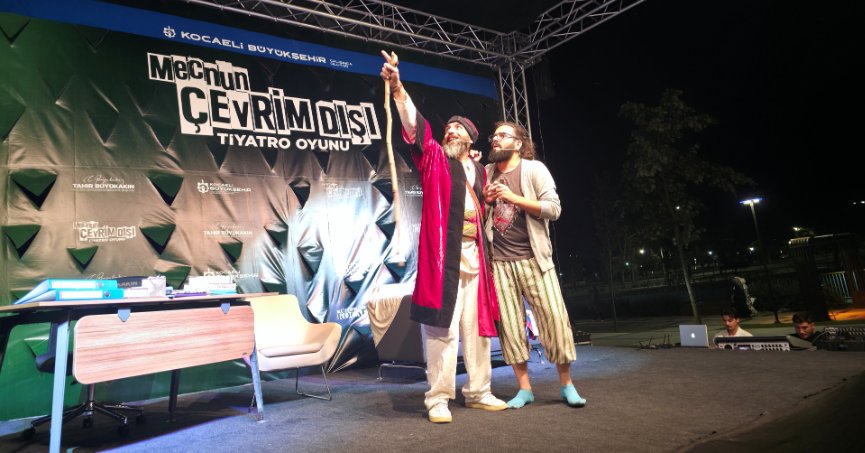 Kütüphanede tiyatro etkinliğine yoğun ilgi