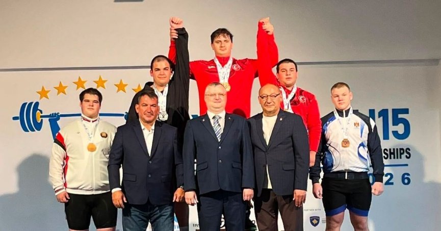 Emirhan Çetinkaya  Avrupa’nın zirvesinde