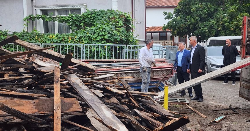 Kütüphane olacak binanın rekonstrüksiyonu başladı