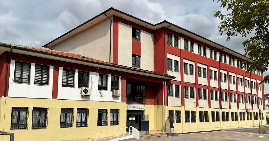 Okullara dev boya desteği