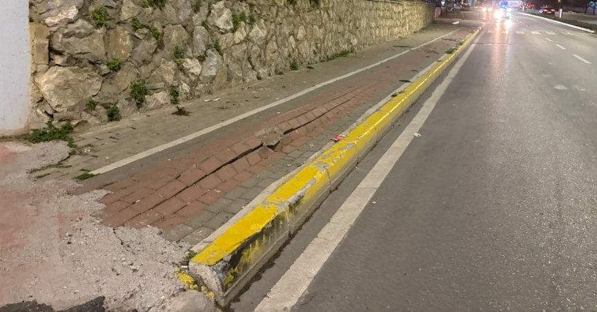 Bozuk kaldırıma onarım isteniyor