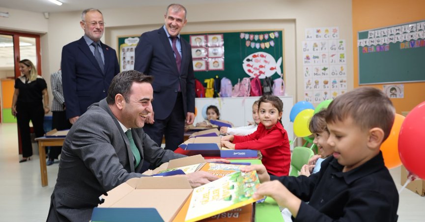 Minik öğrencilere eğitim seti desteği