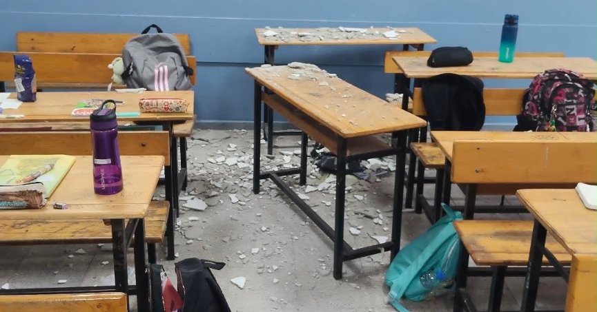 Okulda sınıfın sıvaları düştü: 3 yaralı