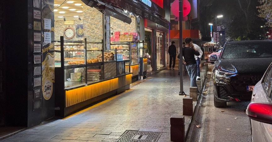 Eski eşini bıçakla yaraladı