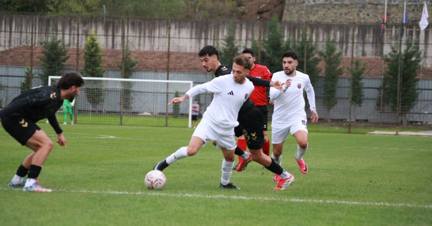 Gölcükspor tur peşinde