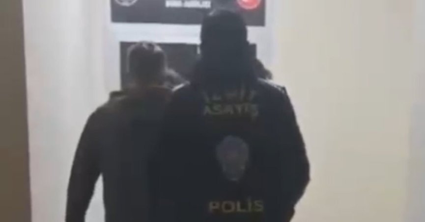 Duvarlara bahis reklamı yazan 2 kişi yakalandı
