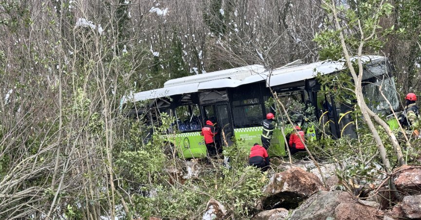 Şarampole devrilen otobüste 39 yaralı