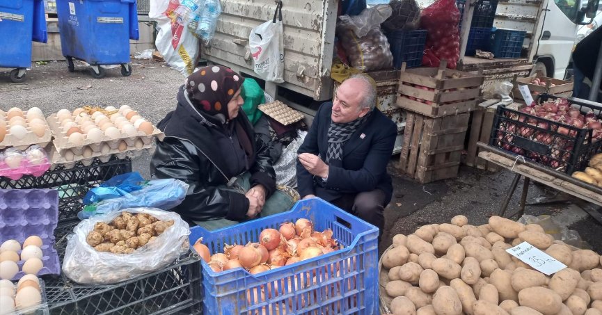 Arcan, Salı Pazarında vatandaşı dinledi