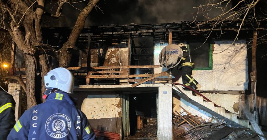 Ahşap evde çıkan yangında 1 kişi öldü