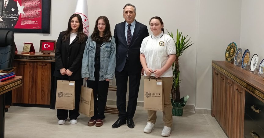 Başarılı öğrenciler ödüllerine kavuştu