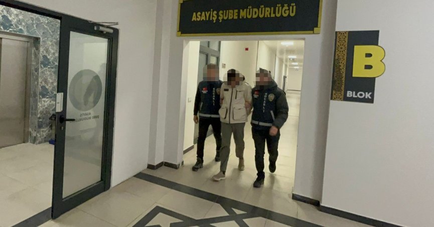 Altın dolu kasayı çalmıştı, yakalandı