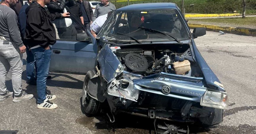 Otomobil ile otobüs çarpıştı: 1 kişi yaralı