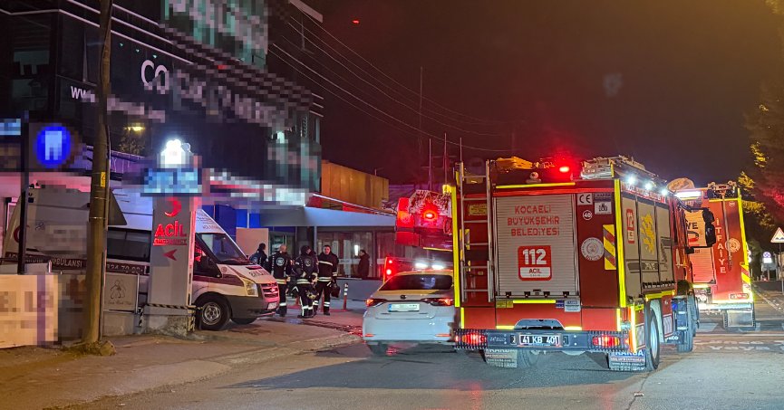 Çocuk tıp merkezinde korkutan yangın