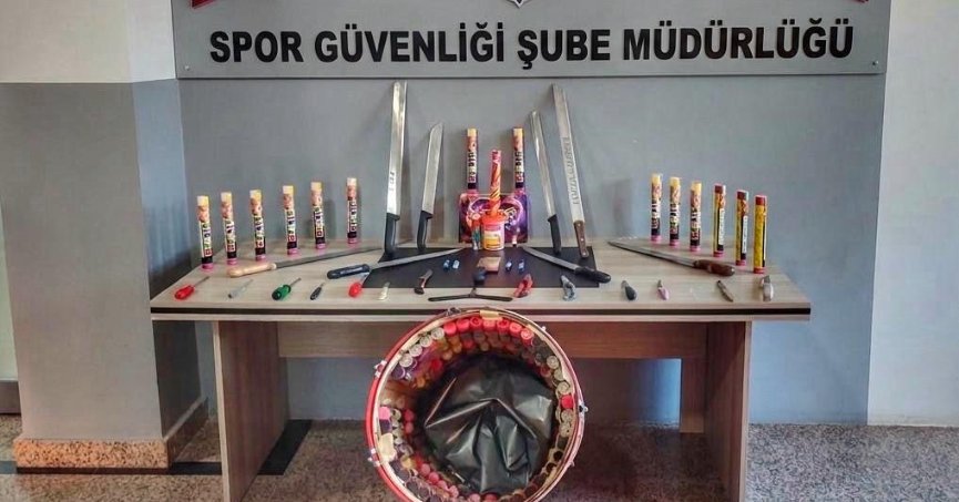 Deplasman otobüsünden adeta cephanelik çıktı