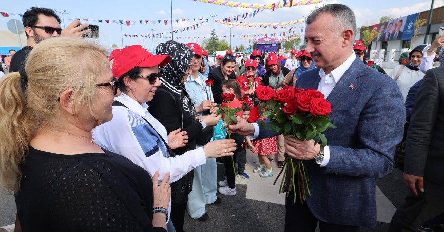 ‘Gerçek mesaj hizmetle verilir’