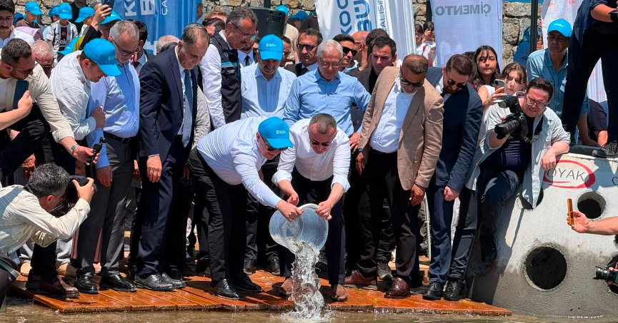 6 bin yavru balık denizle buluştu