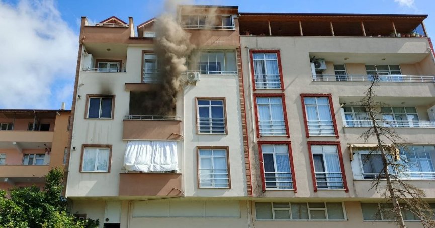 Evin mutfağında korkutan yangın