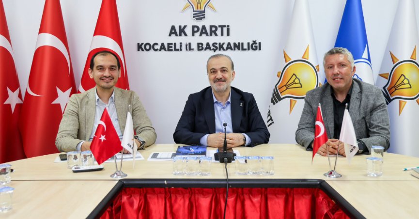 ‘AK Parti Türkiye’nin geleceğinin teminatıdır’