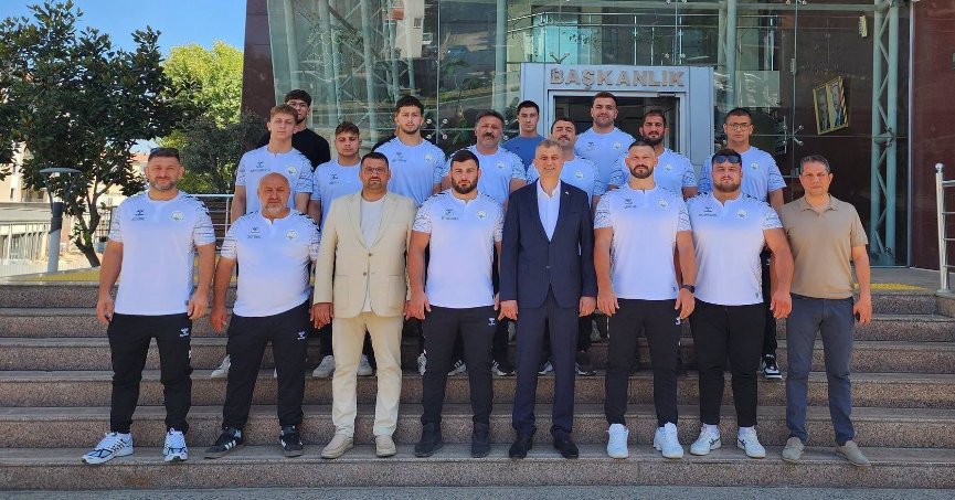 Sezer, yağlı güreş takımını Kırkpınar’a uğurladı