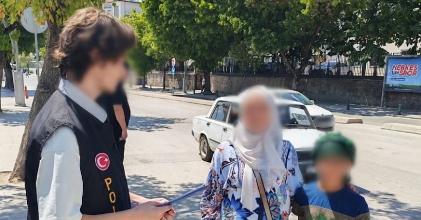Çocukların güvenliği için polis ekipleri sahada