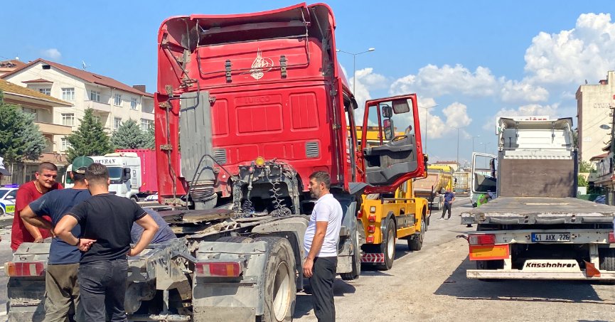 İki tır çarpıştı: 1 yaralı